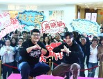 重庆学子为《兄弟别闹》订制专属相声 观众毛遂自荐抢话筒怒赞电影